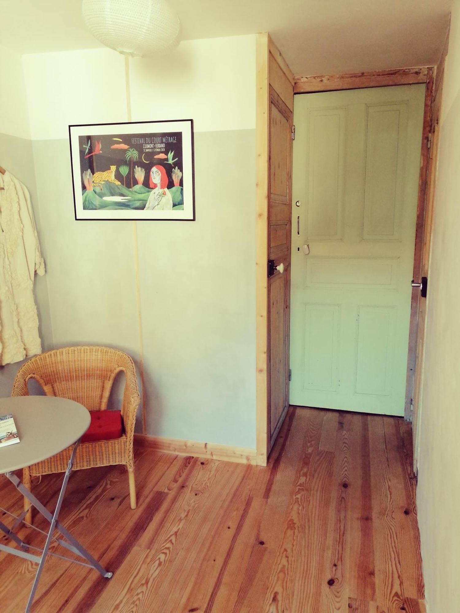 File Dans Ta Chambre ! Le Monastier sur Gazeille Номер фото